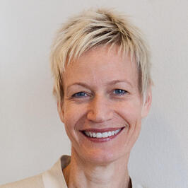 Christina Schwenkel